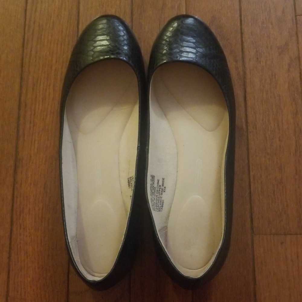 Black Rockport Flats size 7.5